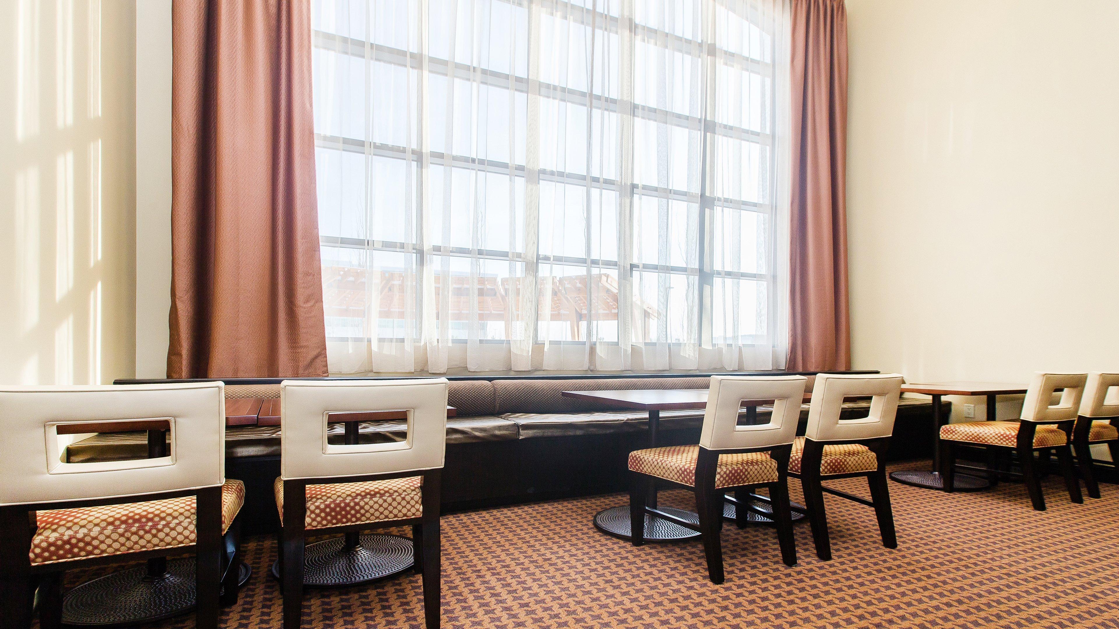 Staybridge Suites West Edmonton By Ihg Екстериор снимка