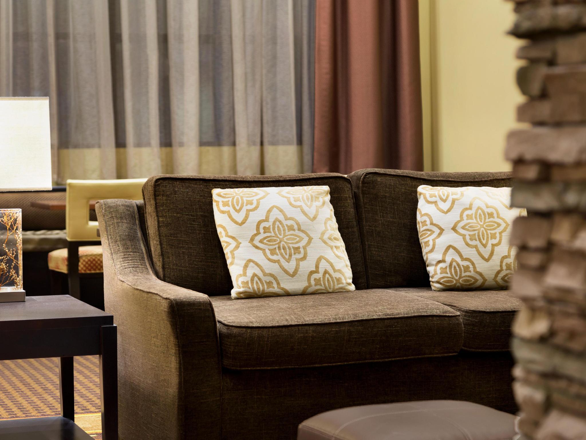 Staybridge Suites West Edmonton By Ihg Екстериор снимка