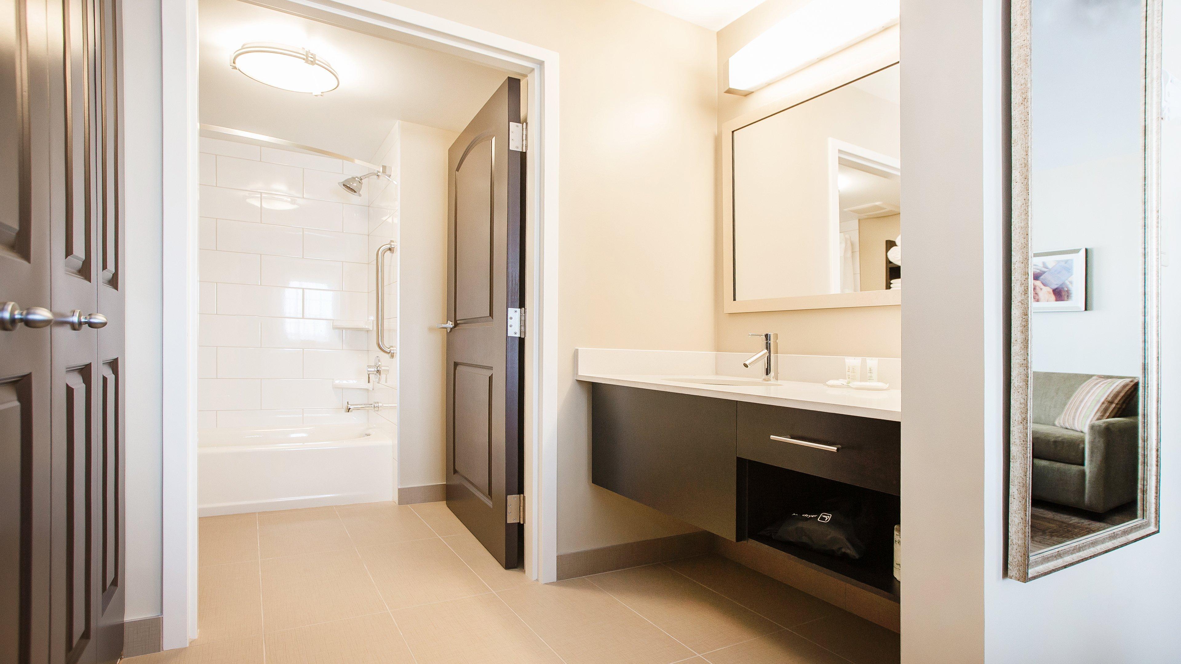 Staybridge Suites West Edmonton By Ihg Екстериор снимка