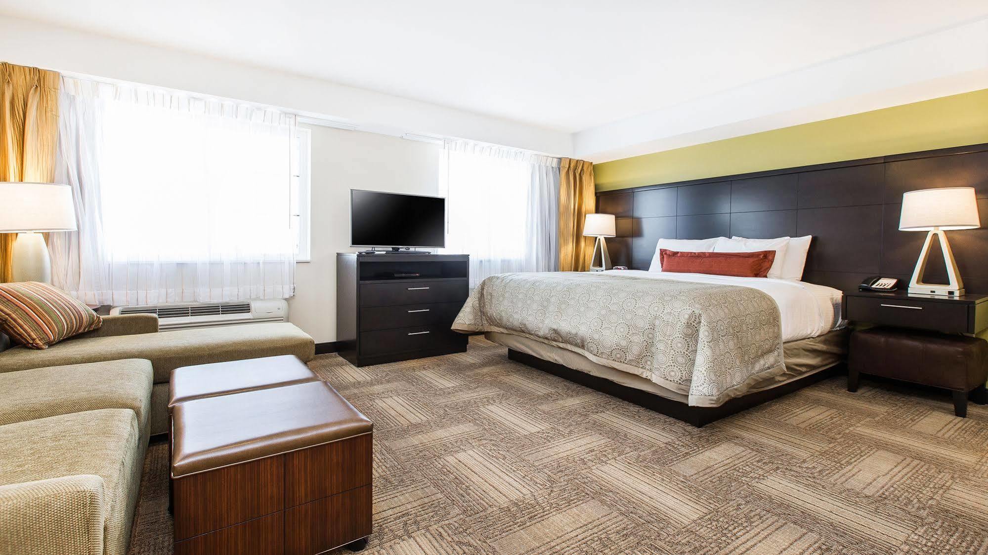 Staybridge Suites West Edmonton By Ihg Екстериор снимка